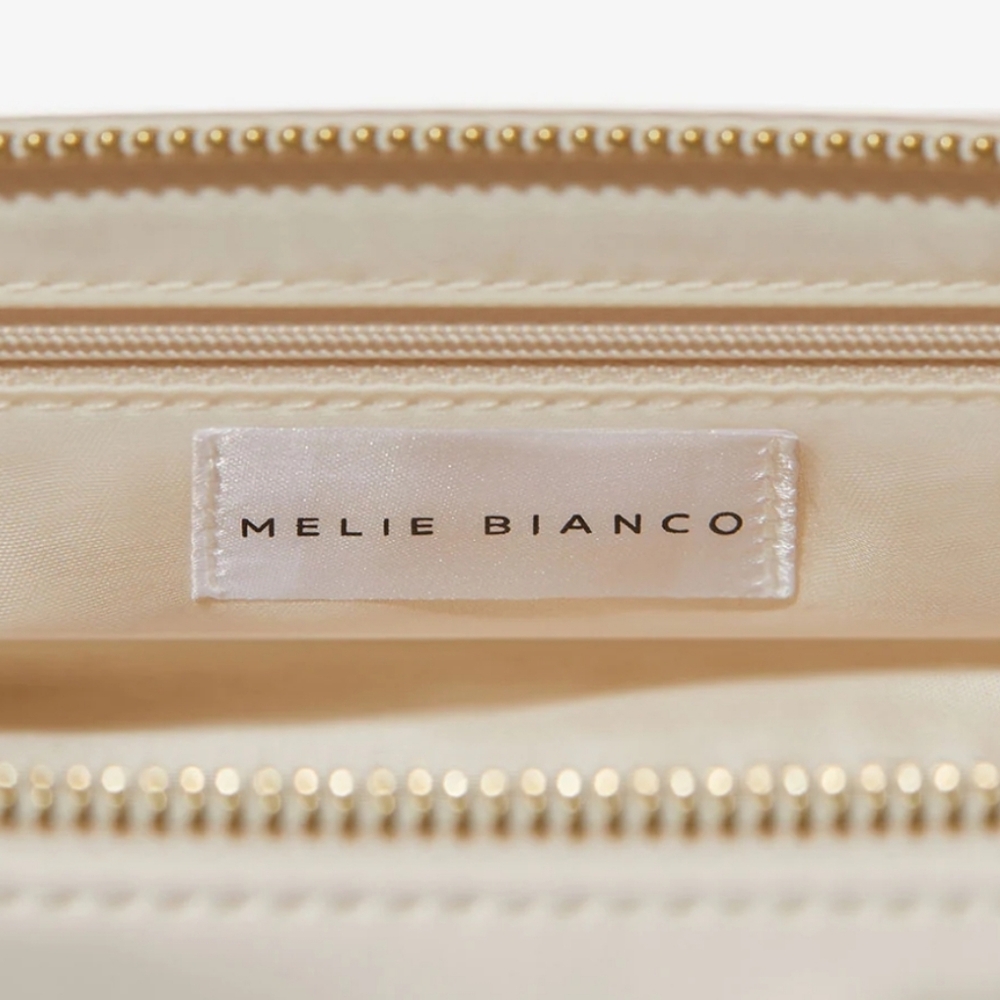 🌿 Melie Bianco Cream Knot Croissant Hand/Wrist/Clutch ~ NWT - Picture 6 of 12